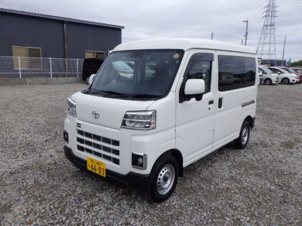 TOYOTA PIXIS VAN