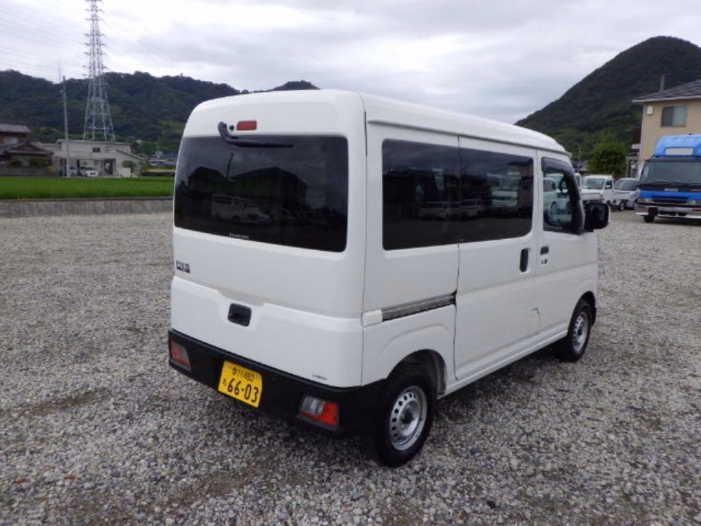 TOYOTA PIXIS VAN