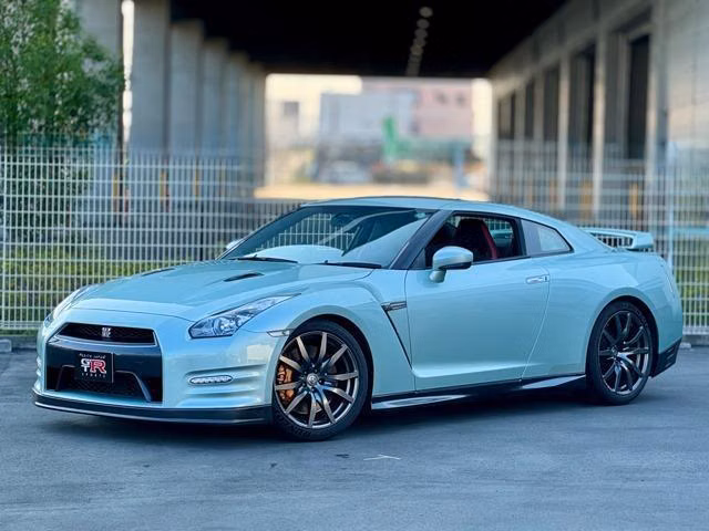 Nissan GT-R