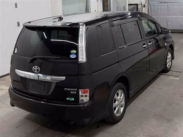 TOYOTA ISIS