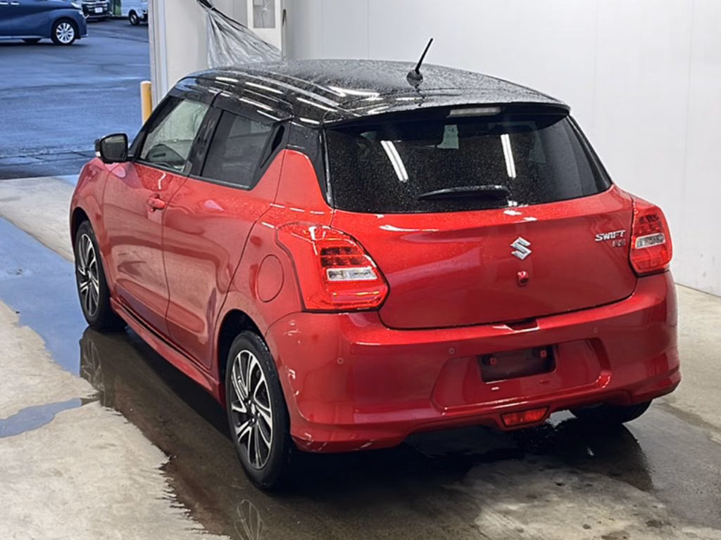 SUZUKI SWIFT