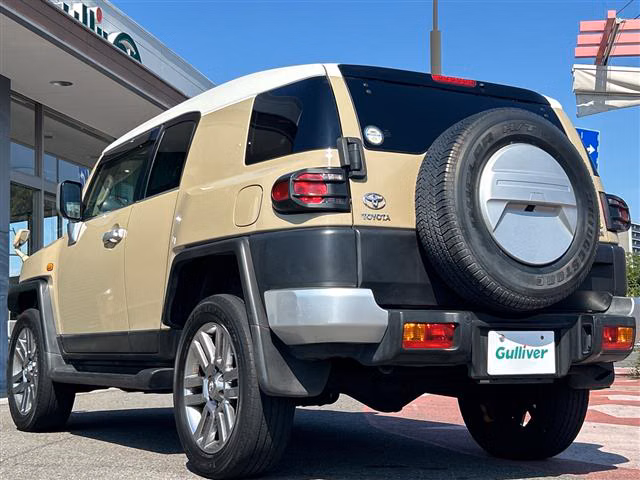 TOYOTA FJ CRUISER
