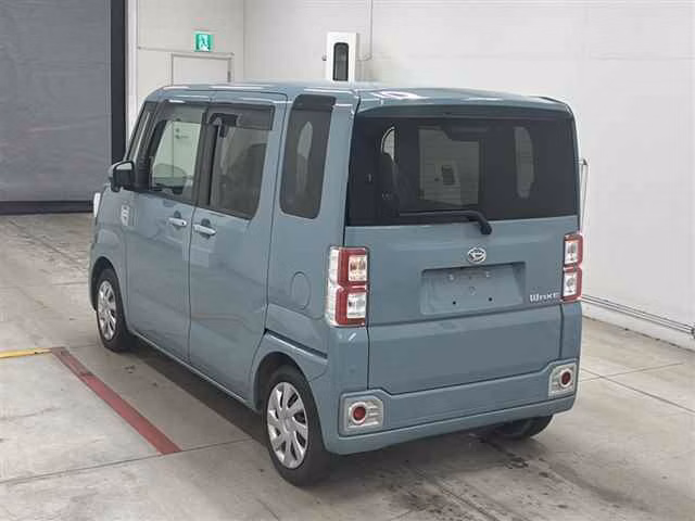 DAIHATSU WAKE