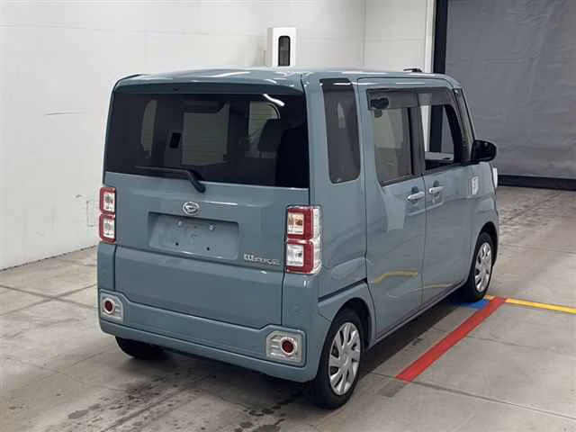 DAIHATSU WAKE