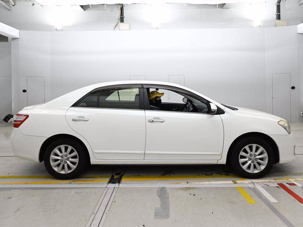 TOYOTA PREMIO