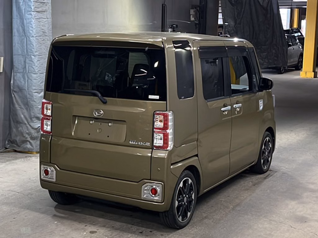 DAIHATSU WAKE