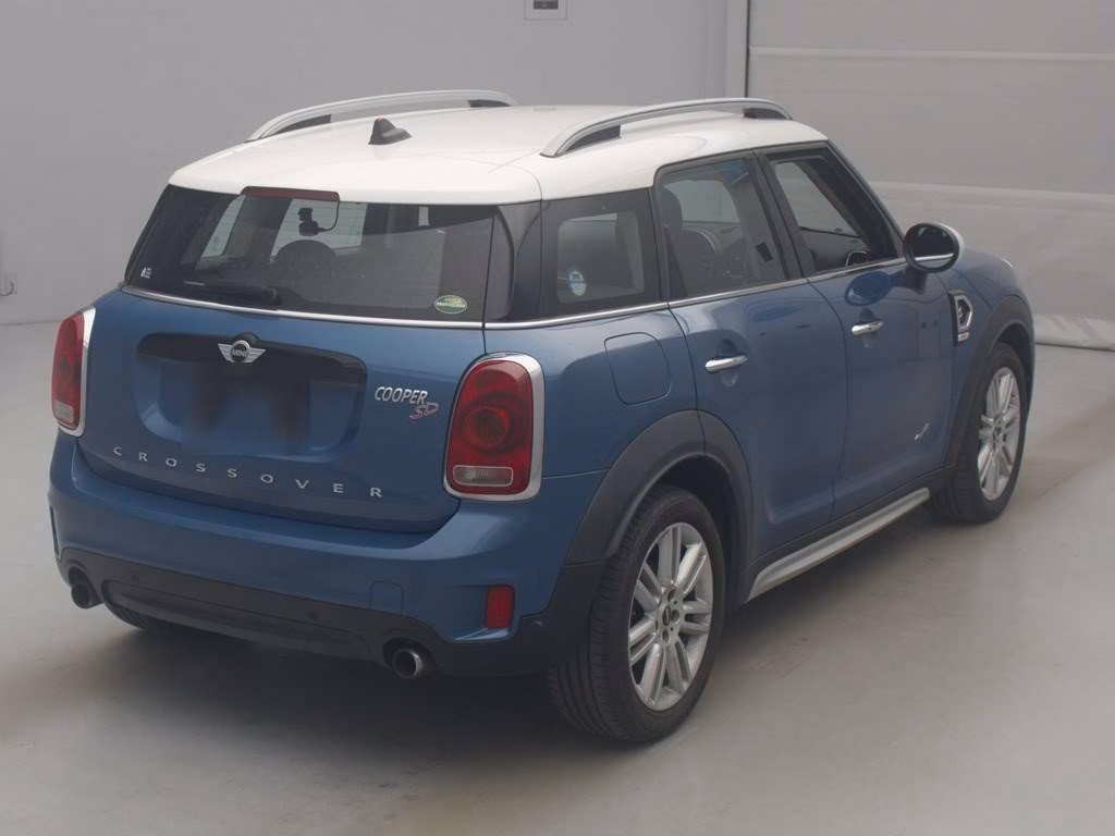 MINI CROSSOVER