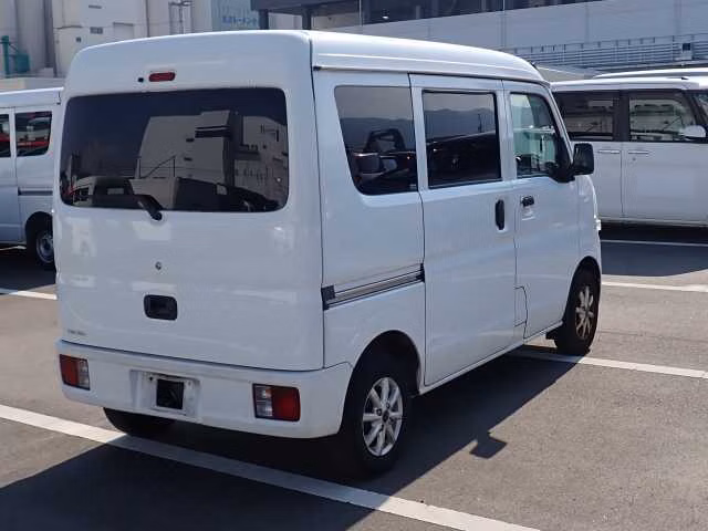 NISSAN NV100 CLIPPER