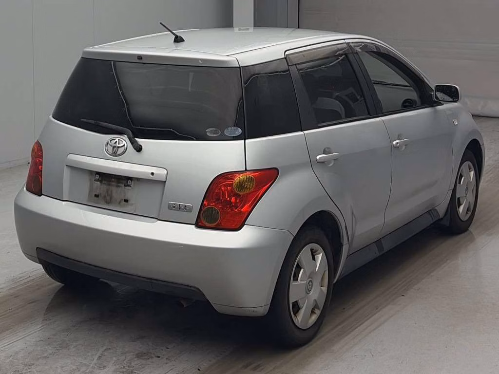 TOYOTA IST