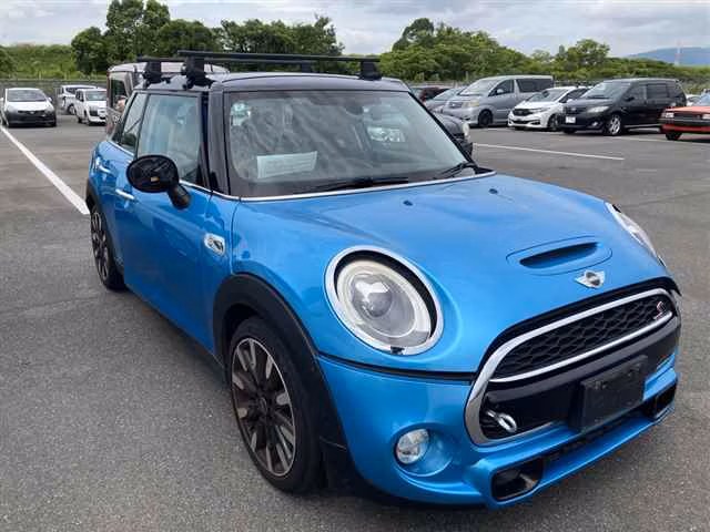 MINI HATCH