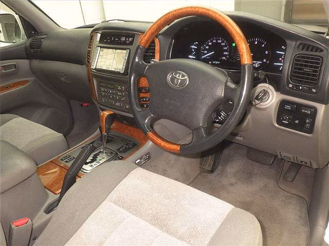 TOYOTA LAND CRUISER