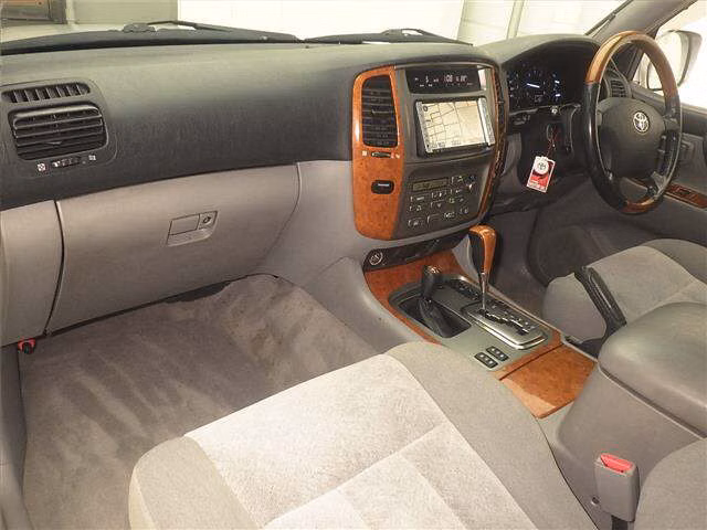 TOYOTA LAND CRUISER