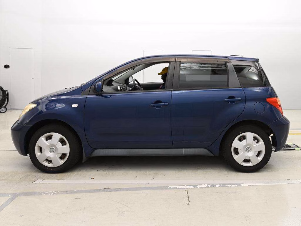 TOYOTA IST