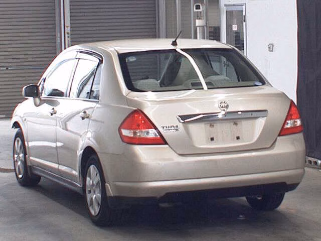 NISSAN TIIDA LATIO