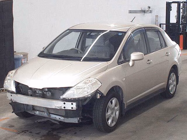 NISSAN TIIDA LATIO