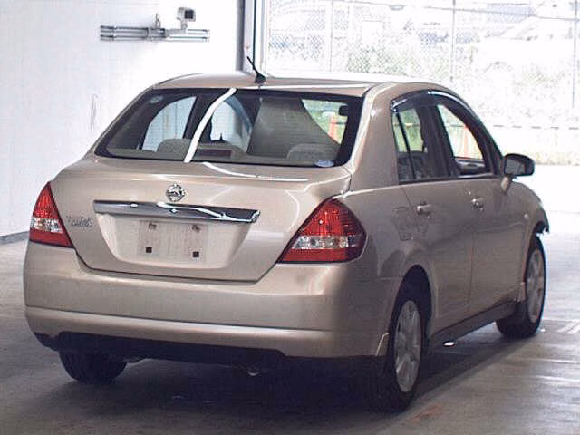 NISSAN TIIDA LATIO