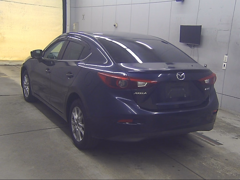 MAZDA AXELA