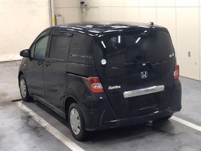 HONDA FREED SPIKE
