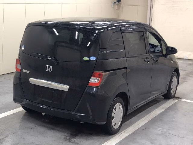 HONDA FREED SPIKE
