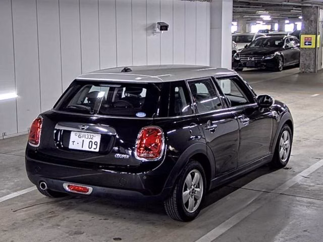 MINI HATCH