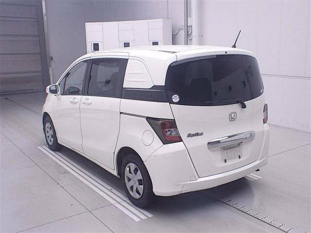 HONDA FREED SPIKE
