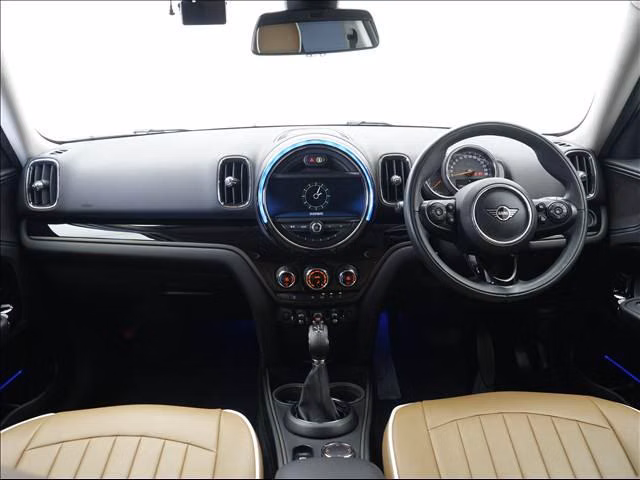 MINI CROSSOVER