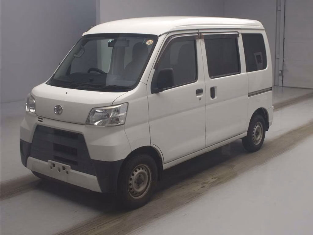 TOYOTA PIXIS VAN