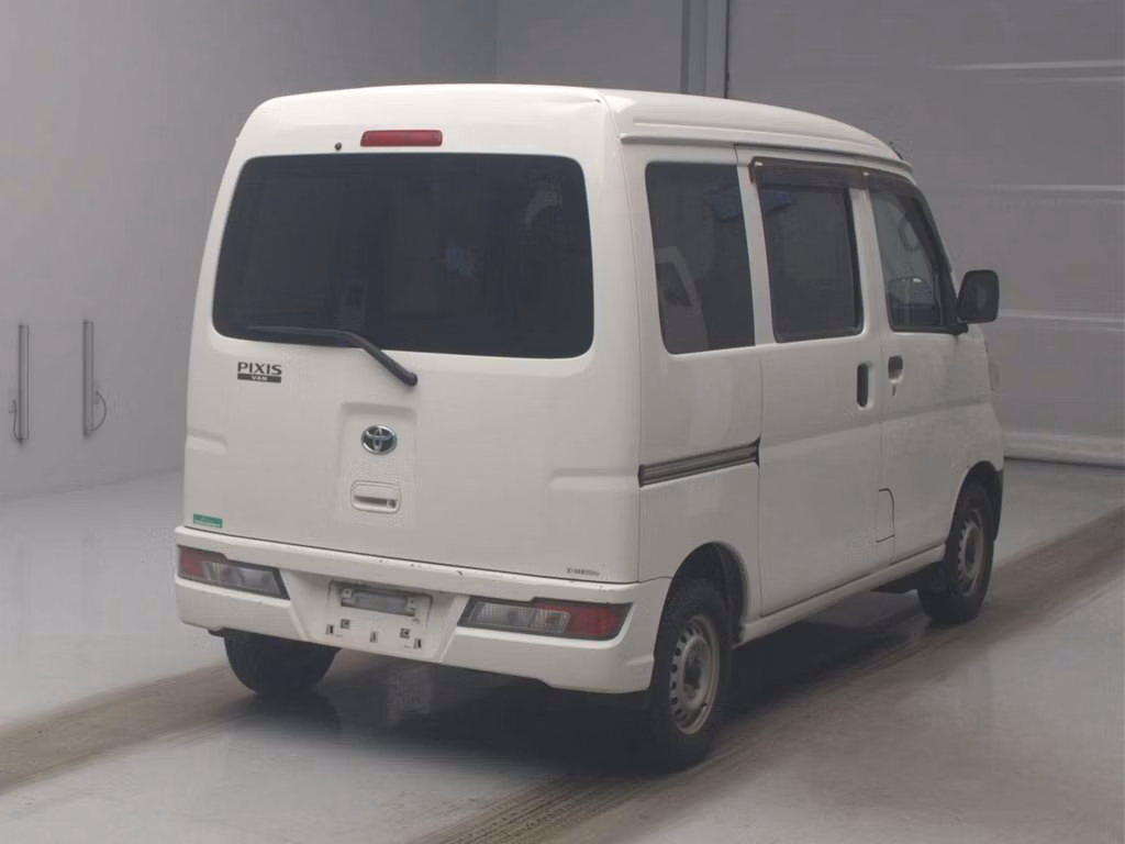 TOYOTA PIXIS VAN