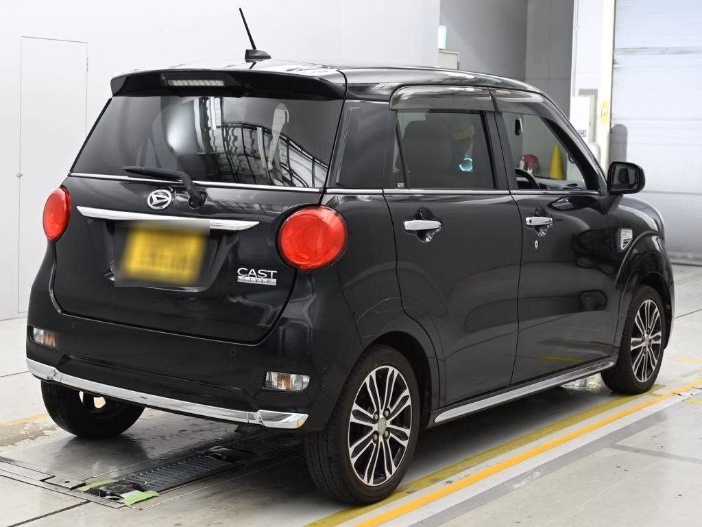 DAIHATSU CAST