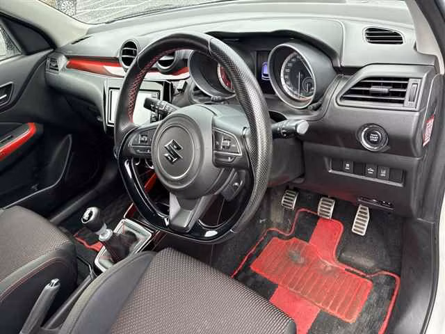 SUZUKI SWIFT