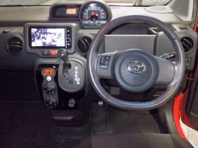 TOYOTA PORTE