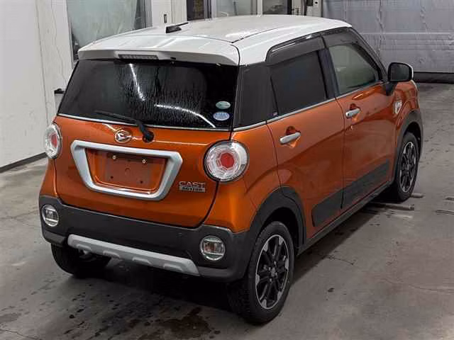 DAIHATSU CAST