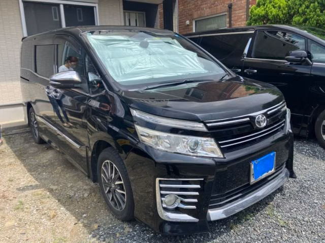 TOYOTA VOXY