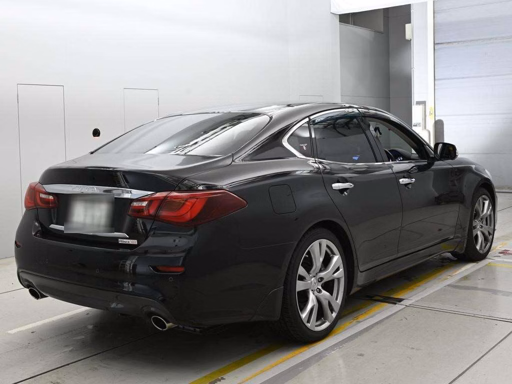 NISSAN FUGA