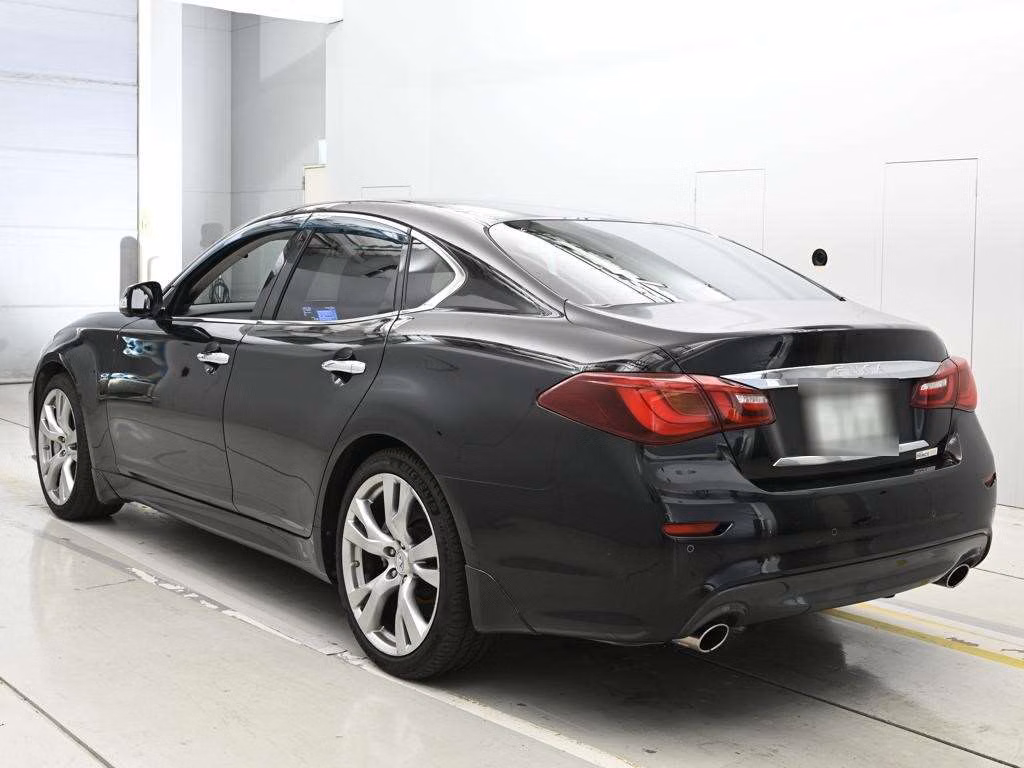 NISSAN FUGA