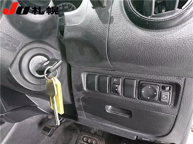 NISSAN AD