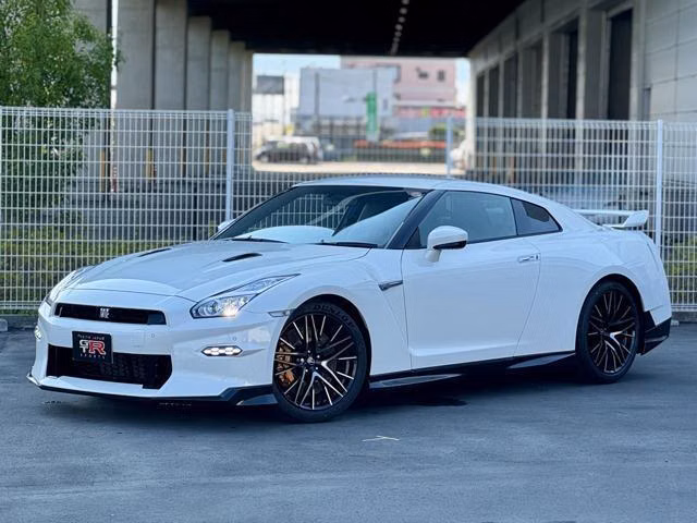 Nissan GT-R