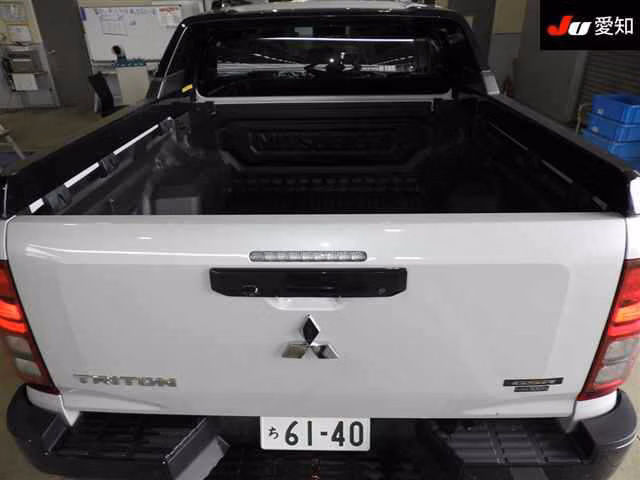 MITSUBISHI TRITON