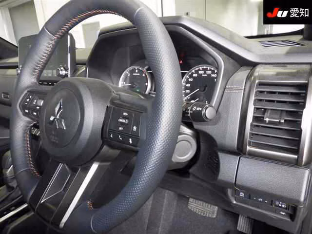 MITSUBISHI TRITON
