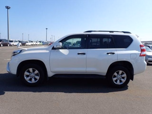 TOYOTA LAND CRUISER PRADO