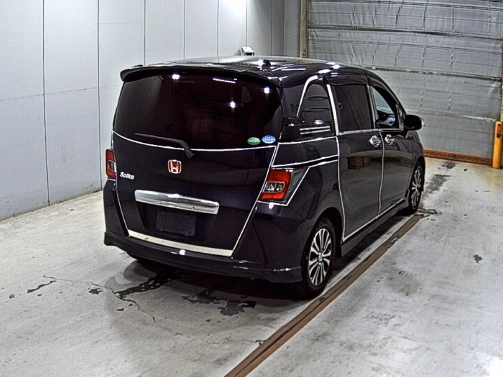 HONDA FREED SPIKE