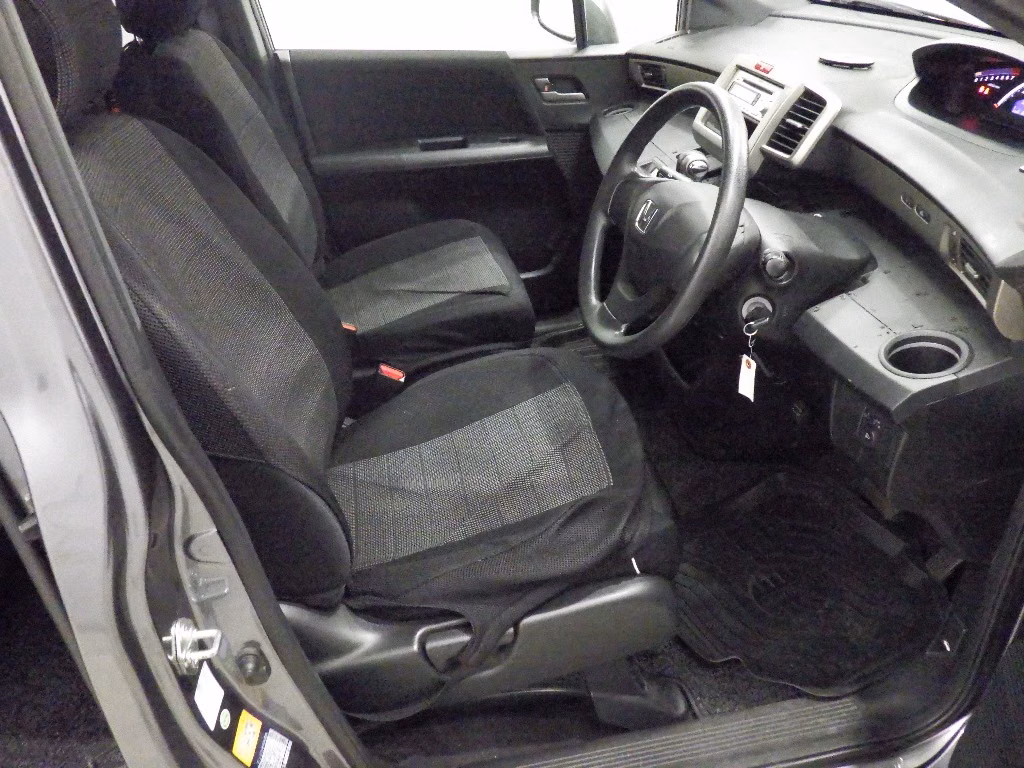 HONDA FREED SPIKE