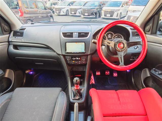 SUZUKI SWIFT