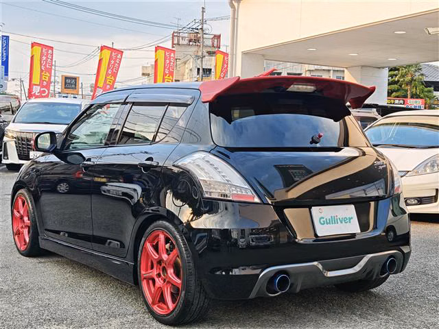 SUZUKI SWIFT
