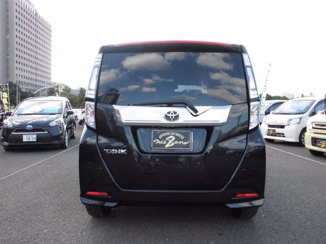 TOYOTA TANK