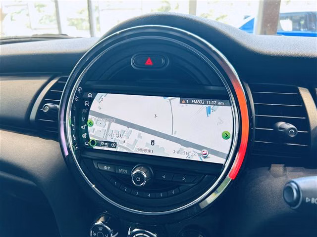 MINI HATCH