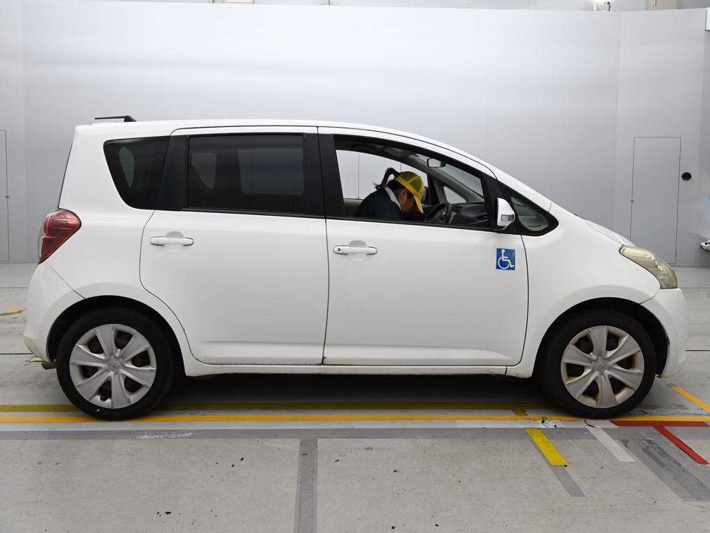 TOYOTA RACTIS