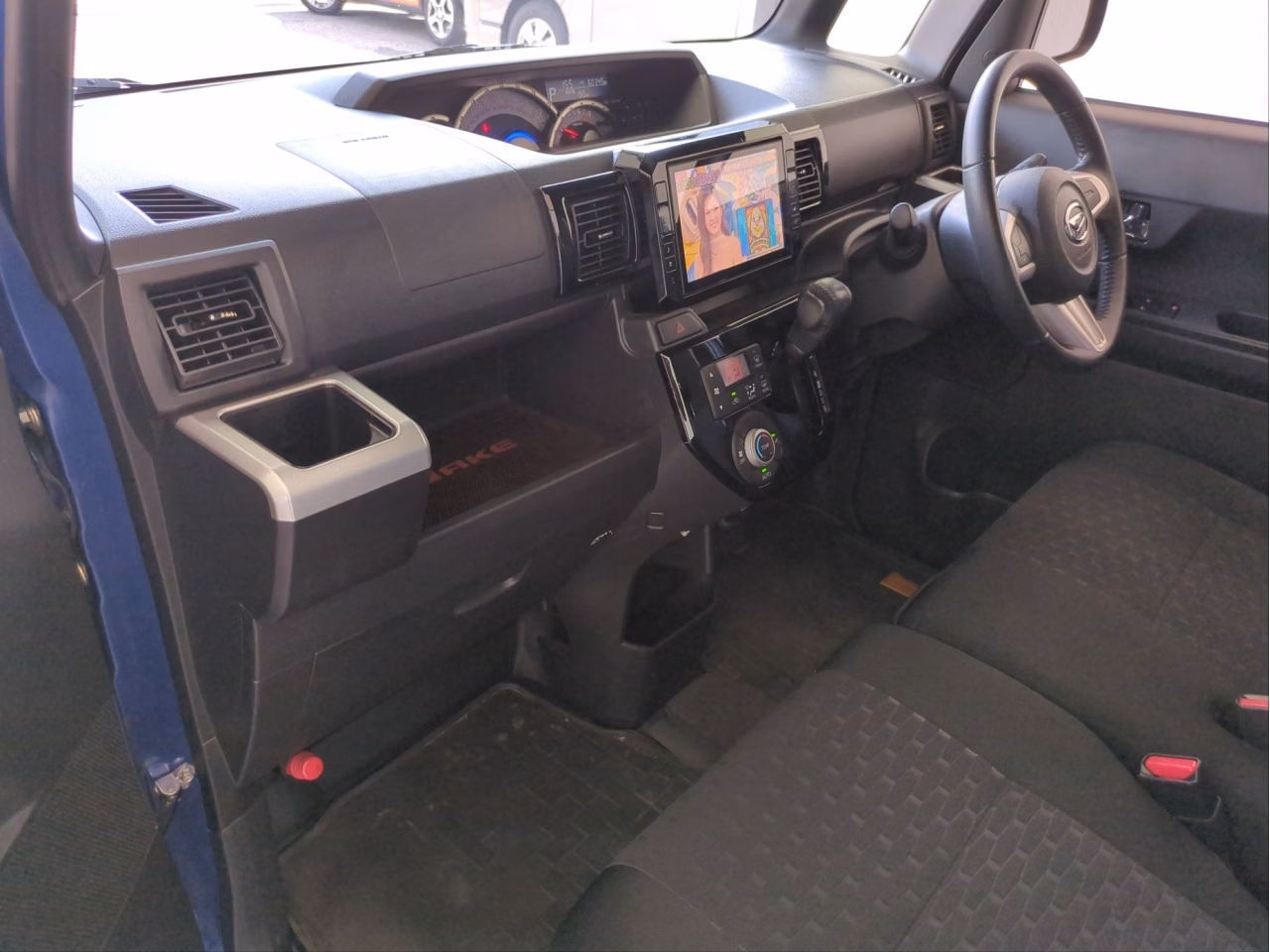 DAIHATSU WAKE