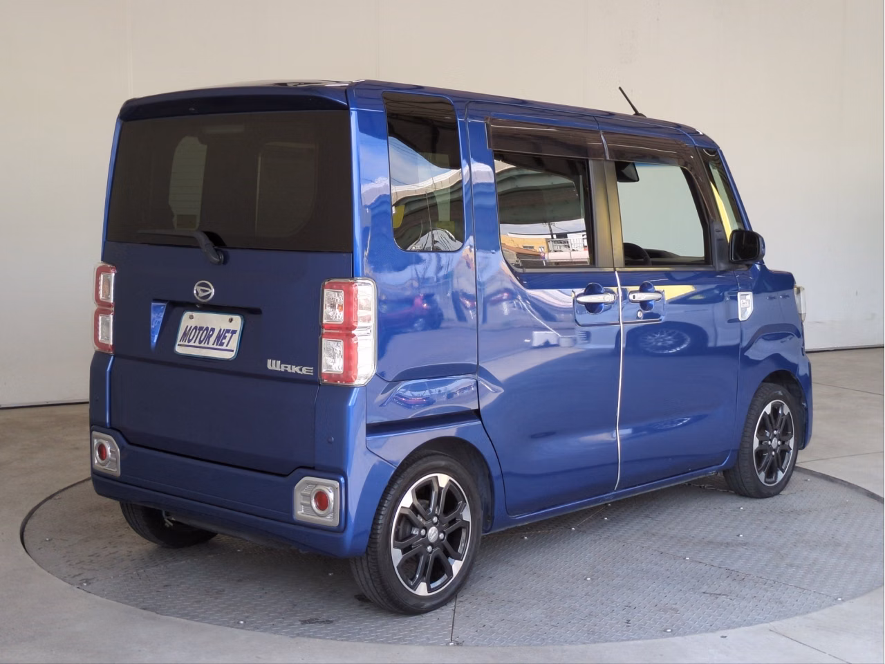 DAIHATSU WAKE