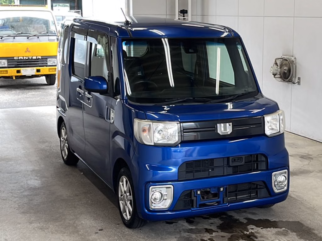 DAIHATSU WAKE